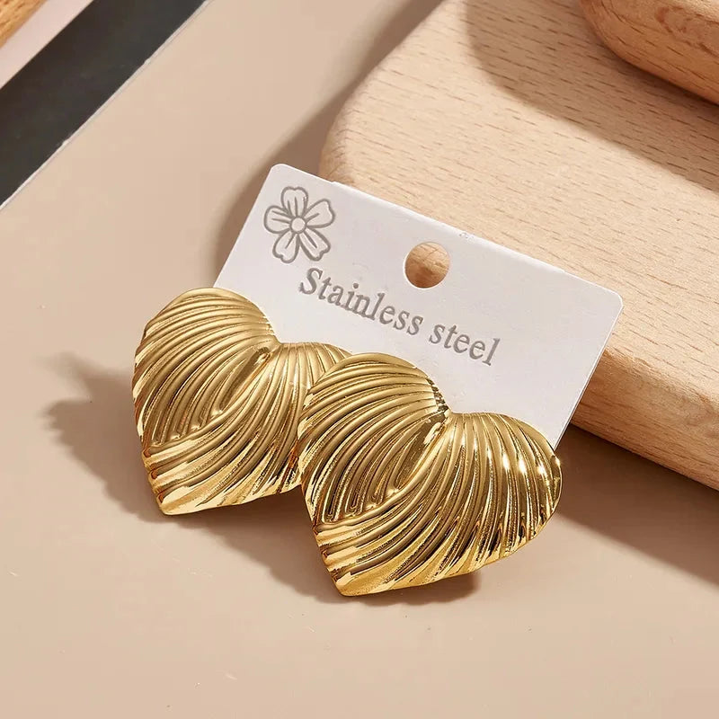 Golden Ribbed Shell Statement Earring