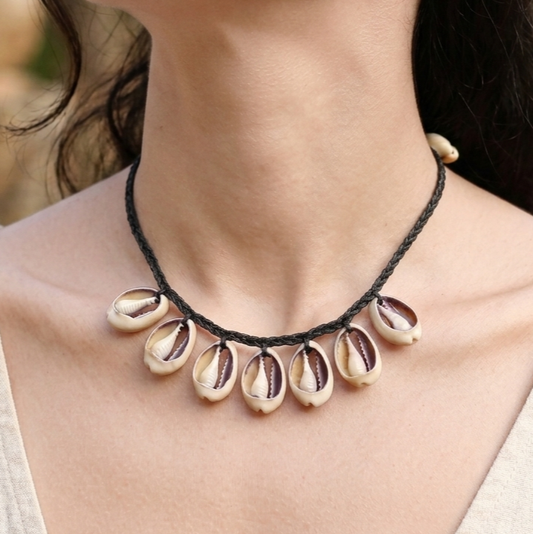 Cotton Cord Shell Cowrie Beads Necklace
